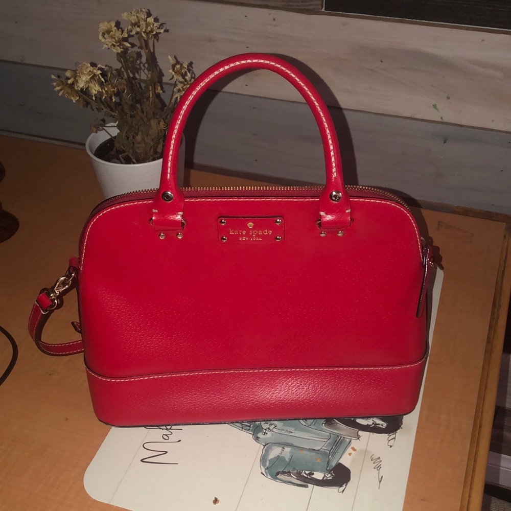 Kate Spade Crossbody/Shoulder Bag - in excellent condition- like new
